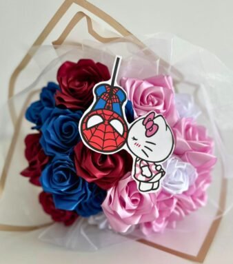 Buchet Flori Satin "Hello Kitty & Spider-Man"